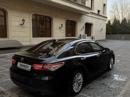 Toyota Camry 2019 года за 15 500 000 тг. в Алматы – фото 5