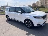 Kia Carnival 2022 года за 24 100 000 тг. в Алматы