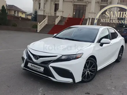 Toyota Camry 2021 года за 12 850 000 тг. в Алматы – фото 8