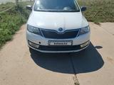 Skoda Rapid 2013 года за 3 000 000 тг. в Уральск – фото 2