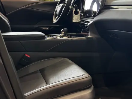 Lexus RX 350 Executive+ 2025 года за 37 500 000 тг. в Алматы – фото 13