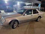 Mercedes-Benz E 220 1994 года за 2 700 000 тг. в Узынагаш – фото 3