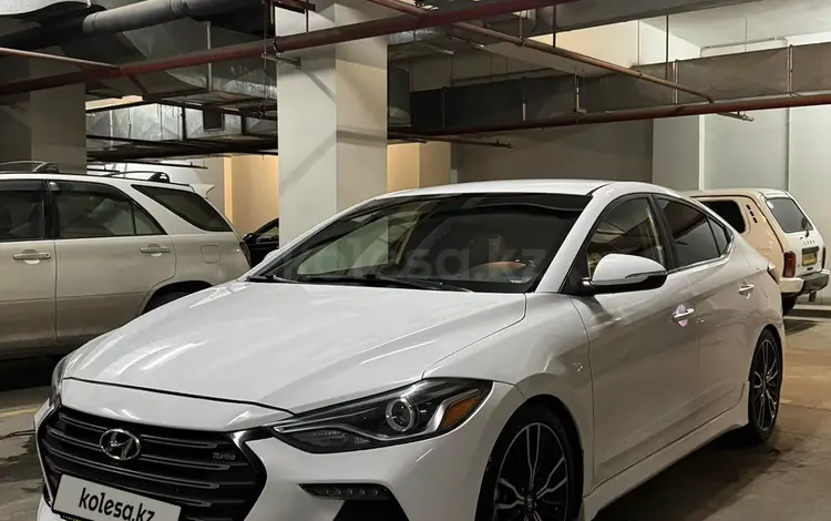 Hyundai Elantra 2019 годаfor8 200 000 тг. в Алматы