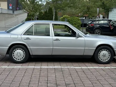 Mercedes-Benz E 230 1992 года за 1 750 000 тг. в Алматы – фото 7