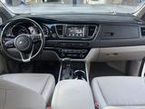 Kia Carnival 2020 годаүшін14 500 000 тг. в Алматы – фото 4