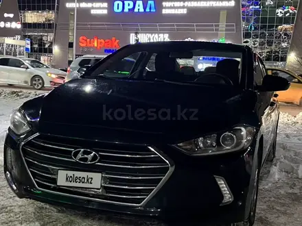 Hyundai Elantra 2016 года за 5 200 000 тг. в Уральск – фото 3