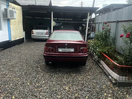 BMW 318 1994 года за 700 000 тг. в Алматы – фото 2