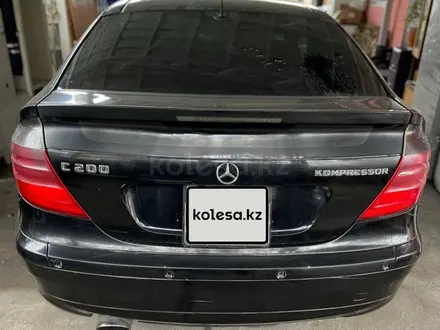 Mercedes-Benz C 200 2002 года за 2 600 000 тг. в Алматы – фото 10