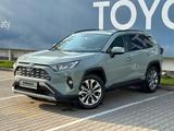 Toyota RAV4 2020 года за 16 890 000 тг. в Алматы