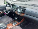 Toyota Camry 2003 года за 5 300 000 тг. в Астана – фото 2