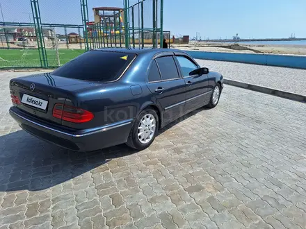 Mercedes-Benz E 280 1999 года за 4 000 000 тг. в Актау – фото 10