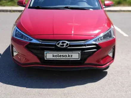 Hyundai Elantra 2020 года за 7 990 000 тг. в Астана – фото 2