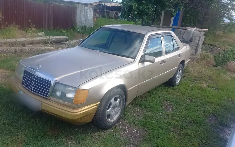 Mercedes-Benz E 300 1990 годаfor1 000 000 тг. в Алматы