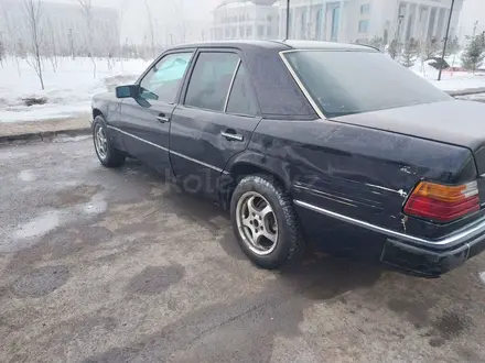 Mercedes-Benz E 230 1992 года за 1 100 000 тг. в Астана – фото 3