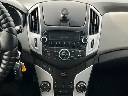 Chevrolet Cruze 2013 года за 4 500 000 тг. в Уральск – фото 21