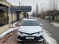 Toyota Camry 2023 года за 16 800 000 тг. в Шымкент