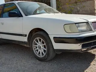 Audi 100