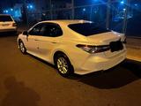 Toyota Camry 2019 года за 15 700 000 тг. в Алматы – фото 3