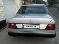 Mercedes-Benz E 200 1990 года за 1 800 000 тг. в Шымкент
