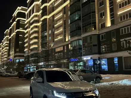 Mitsubishi Outlander 2023 года за 11 800 000 тг. в Астана