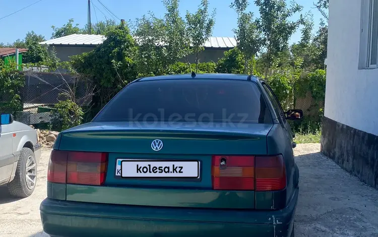 Volkswagen Passat 1995 года за 980 000 тг. в Есик