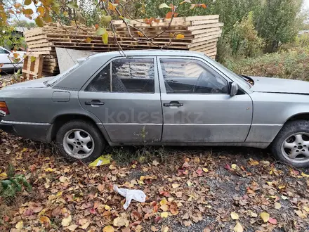 Mercedes-Benz E 260 1993 года за 850 000 тг. в Алматы – фото 3