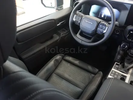 Toyota Land Cruiser Prado Luxe 2026 года за 46 390 000 тг. в Караганда – фото 18