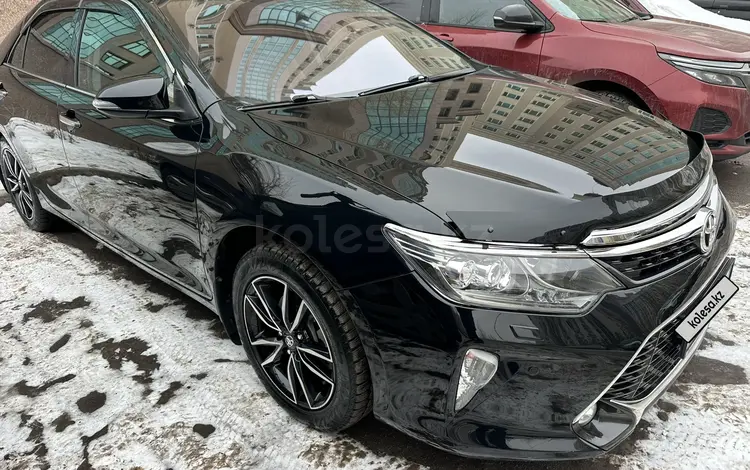 Toyota Camry 2017 года за 12 800 000 тг. в Астана