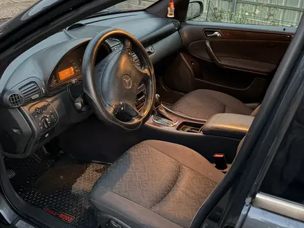 Mercedes-Benz C 240 2000 года за 2 950 000 тг. в Алматы – фото 8