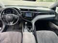 Toyota Camry 2018 года за 6 600 000 тг. в Актау – фото 21