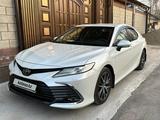 Toyota Camry 2021 года за 18 700 000 тг. в Алматы