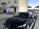 Toyota Camry 2019 года за 12 500 000 тг. в Атырау – фото 2