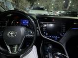Toyota Camry 2019 года за 12 500 000 тг. в Атырау – фото 5