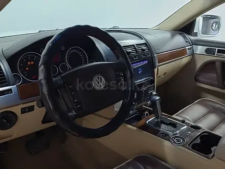Volkswagen Touareg 2006 года за 3 590 000 тг. в Алматы – фото 11