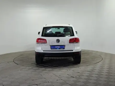 Volkswagen Touareg 2006 года за 3 590 000 тг. в Алматы – фото 6