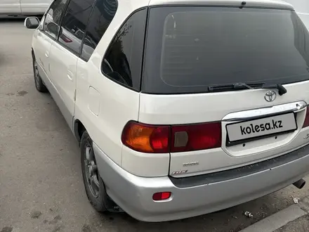 Toyota Ipsum 1999 года за 3 900 000 тг. в Алматы – фото 4