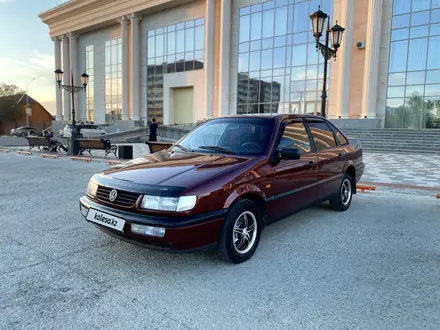 Volkswagen Passat 1994 года за 1 990 000 тг. в Петропавловск – фото 10