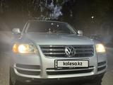 Volkswagen Touareg 2006 годаүшін6 500 000 тг. в Алматы