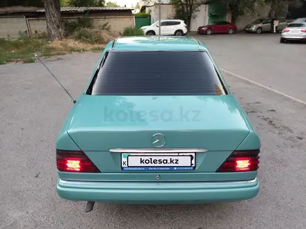 Mercedes-Benz E 220 1993 года за 3 000 000 тг. в Алматы – фото 21