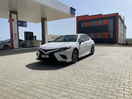 Toyota Camry 2019 года за 12 000 000 тг. в Актобе – фото 5