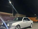 Mercedes-Benz E 320 1998 года за 4 100 000 тг. в Алматы – фото 2