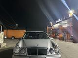 Mercedes-Benz E 320 1998 года за 4 100 000 тг. в Алматы – фото 3