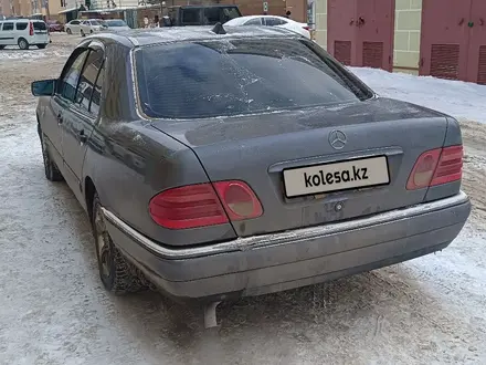 Mercedes-Benz E 230 1997 года за 2 499 000 тг. в Астана – фото 13