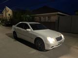 Mercedes-Benz C 240 2000 годаfor4 000 000 тг. в Атырау – фото 3