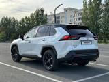 Toyota RAV4 2021 года за 15 500 000 тг. в Астана – фото 3