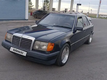 Mercedes-Benz E 260 1990 года за 1 450 000 тг. в Астана – фото 3