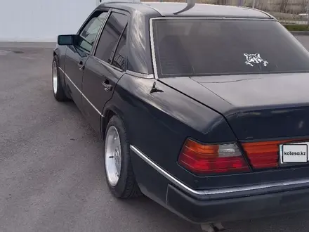 Mercedes-Benz E 260 1990 года за 1 450 000 тг. в Астана – фото 5