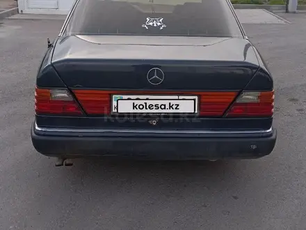 Mercedes-Benz E 260 1990 года за 1 450 000 тг. в Астана – фото 6