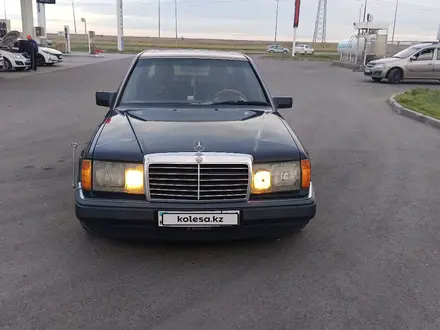 Mercedes-Benz E 260 1990 года за 1 450 000 тг. в Астана – фото 8