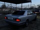 Mercedes-Benz E 240 1998 годаfor2 600 000 тг. в Алматы – фото 4